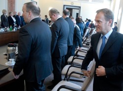 Rząd Tuska na trójkę z plusem