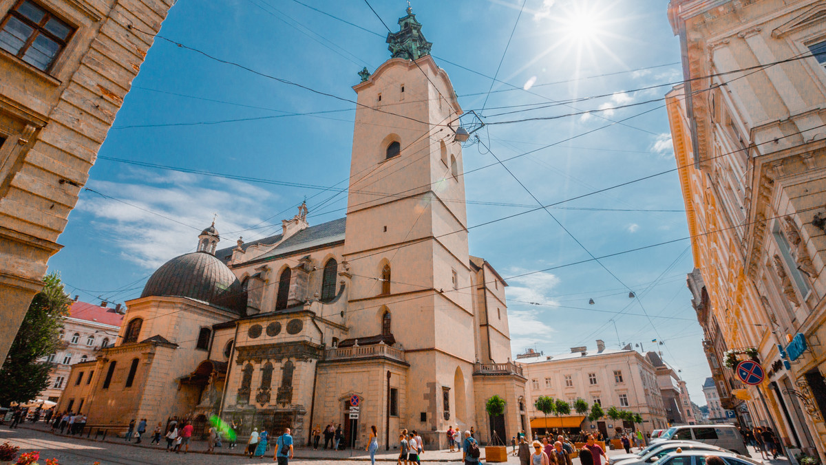 Lwów. Krypty katedralne udostępnione jako schron dla mieszkańców