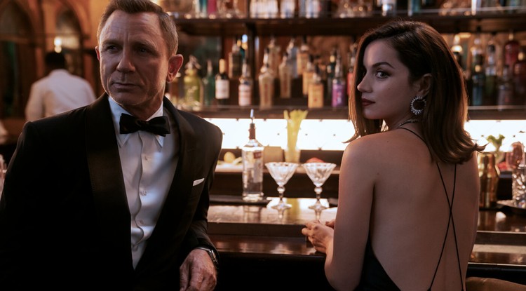 Daniel Craig és Ana de Armas a James Bond - Nincs idő meghalni című legújabb, 2021-ben bemutatásra kerülő részében