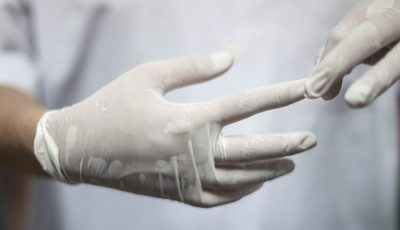 Rękawiczki jednorazowe - rodzaje, zasady użytkowania i cena