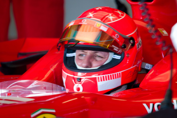 Michael Schumacher ogląda wyścigi Formuły 1. Stan jego zdrowia z każdym dniem jest coraz lepszy