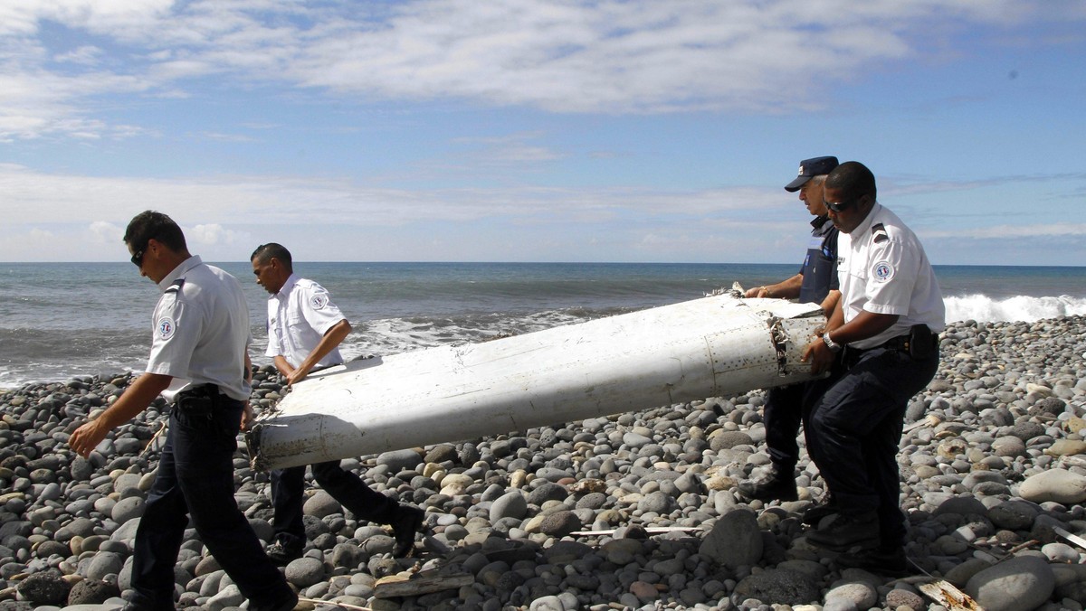 Debris from Reunion Island part of missing MH370, France says