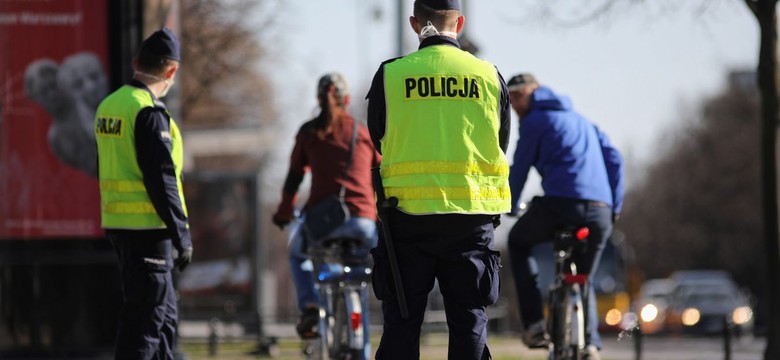 Mandat za bieganie, jazdę na rowerze czy spacer z psem? Jak się zachować? Wpis prawnika hitem
