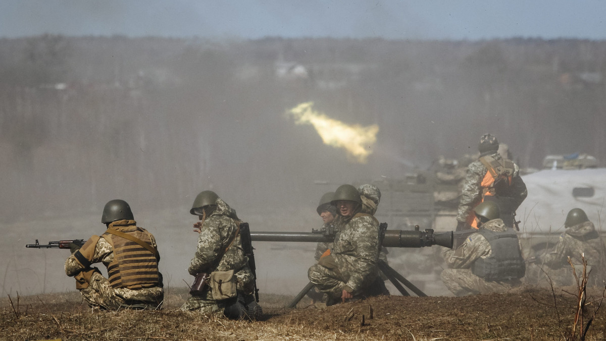 Ukraina nie może pozwolić, by agresywna postawa Rosji odwiodła ją od przeprowadzenia koniecznych reform w sferze państwa i gospodarki - pisze brytyjski dziennik "Financial Times" w dzisiejszym komentarzu redakcyjnym.