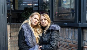 Kristina Đurić sa majkom  i Snežanom