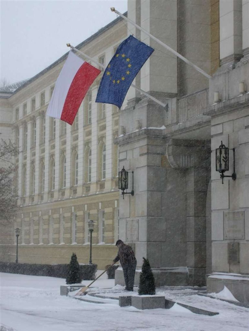 Władza odśnieżyła... sobie