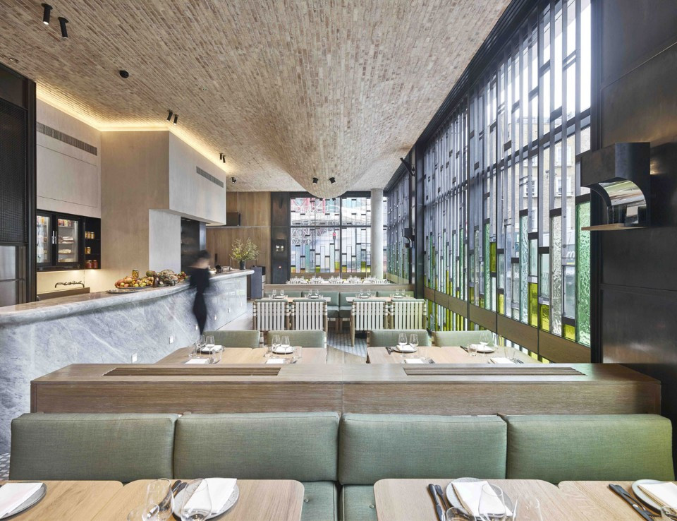 Restauracja Fucina w Londynie, Wielka Brytania. Projekt pracowni Andy Murphy Architecture 