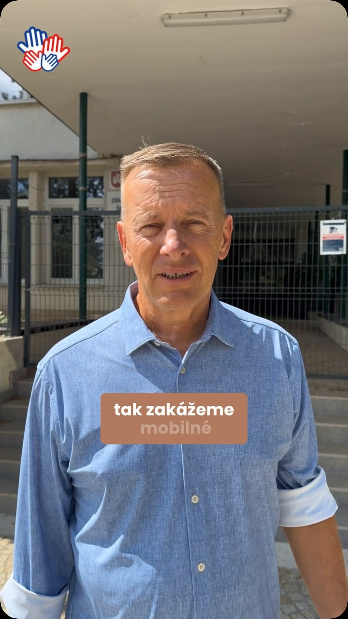 Známy multiotecko a politik Boris Kollár. 