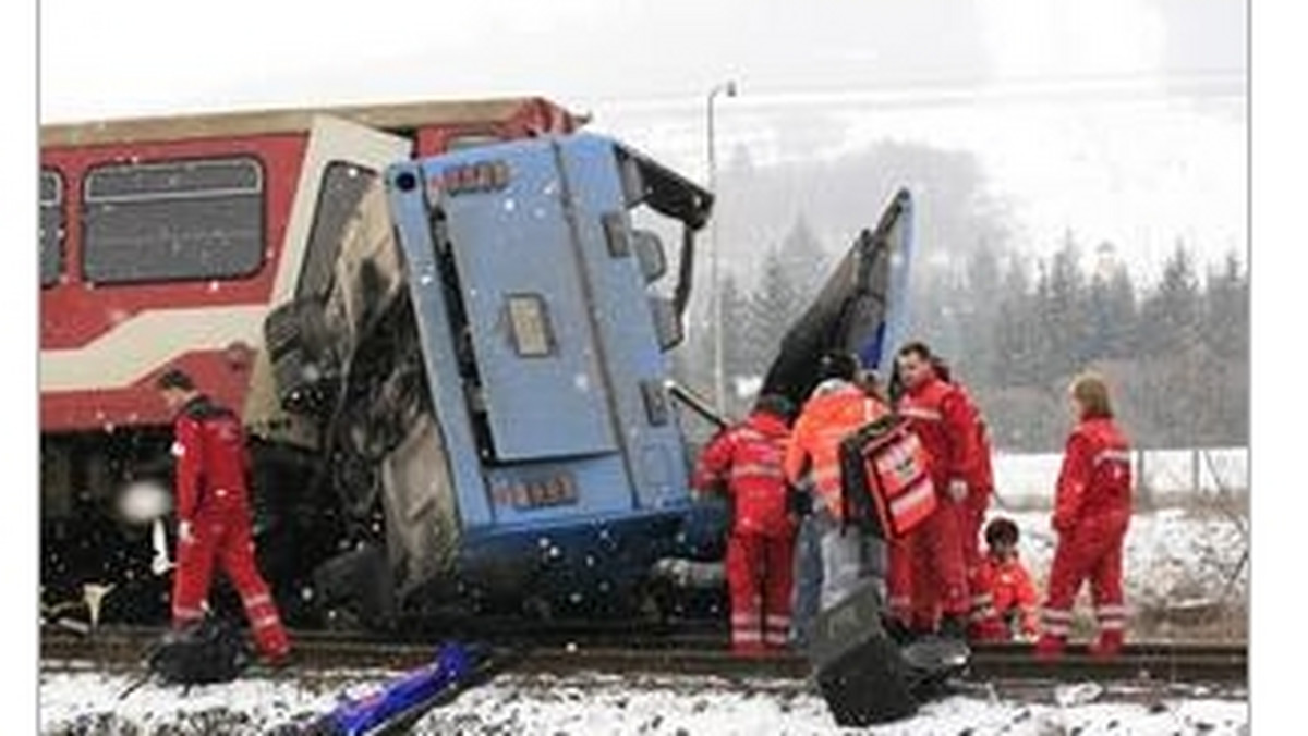 Jedenaście osób zginęło w kolizji autobusu z pociągiem w centralnej części Słowacji - podają miejscowe media. Wśród ofiar nie ma Polaków - dowiedziała się TVN24.
