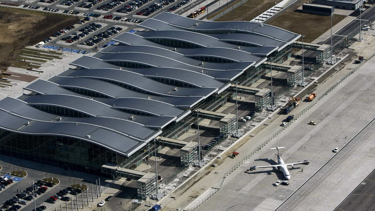 Milion dwieście tysięcy pasażerów skorzystało już z nowego terminalu pasażerskiego wrocławskiego lotniska. Każdy kolejny miesiąc przynosi wzrost we wszystkich sektorach ruchu. W samym sierpniu odprawiono o 17 procent więcej podróżnych niż w analogicznym okresie roku ubiegłego.
