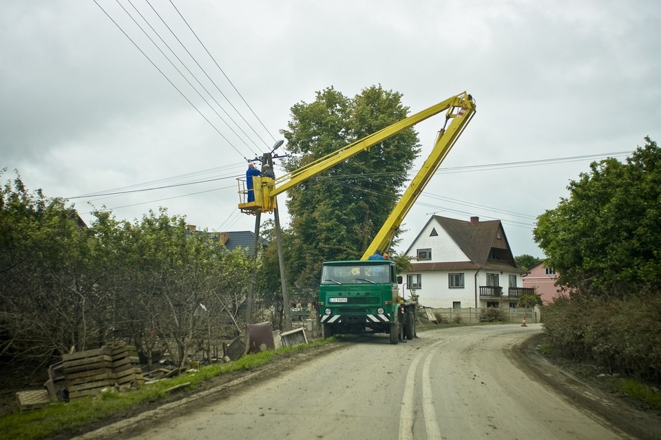 WILKÓW NAPRAWIANIE SZKÓD PO POWODZI