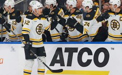 Liga NHL. Bruins wygrali 8. mecz z rzędu. Ullmark ustanowił rekord klubu
