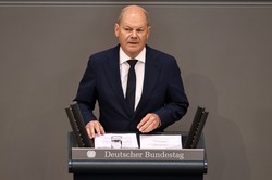 Scholz broni planów ws. polityki azylowej UE: "To historyczne porozumienie"