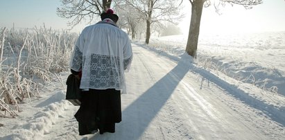 Tyle księża zarabiają na kolędzie