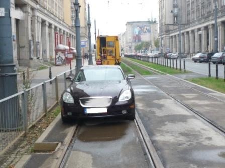 Warszawa - parkowanie na torowisku