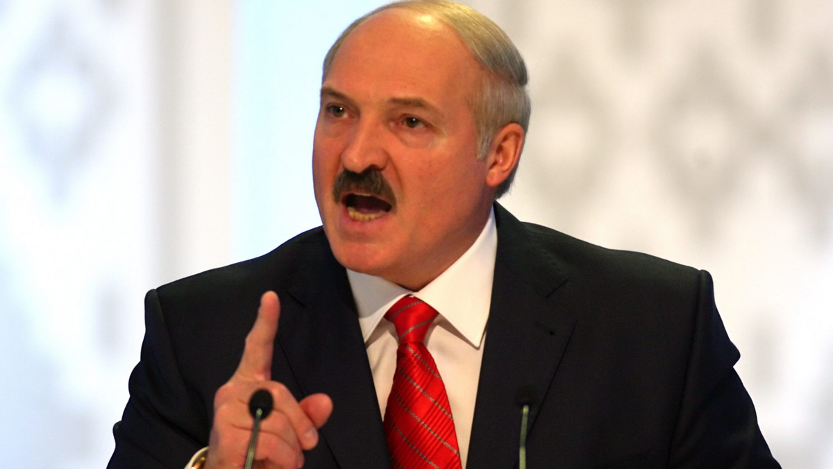 Dziennik "Wiedomosti" ostrzegł we wtorek, że "przykład Białorusi może okazać się zaraźliwy dla przyszłych wyborów parlamentarnych i prezydenckich w Rosji".