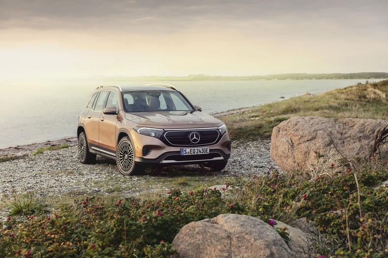 Crossovery i mniejsze SUV-y – Mercedes EQB – w sprzedaży od 2021 r.