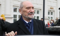 Macierewicz: Gratuluję sekretarzowi NATO. Cieszę się na dalszą współpracę