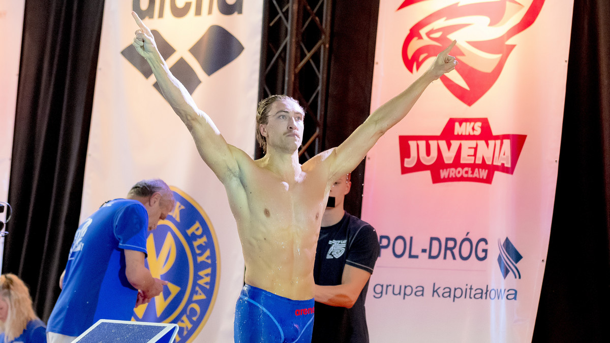 Jan Kozakiewicz pobił rekord Polski na 100 m st. klasycznym. Memoriał Marka Petrusewicza