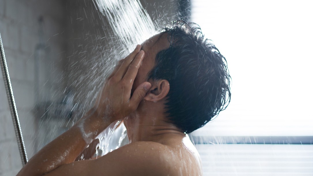 Správne sprchovacie návyky spustili obrovskú diskusiu medzi ľuďmi. (ilustračné foto)