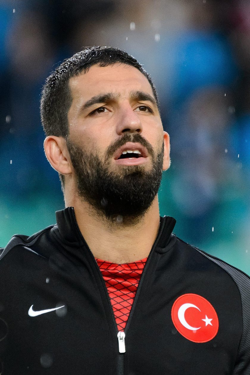 Arda Turan przegrał fortunę, pobił dziennikarza i zrezygnował z kadry