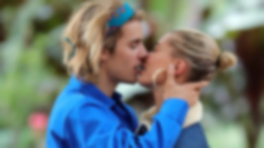 Justin Bieber i Hailey Bieber wzięli ślub kościelny. Suknia modelki wygląda znajomo...