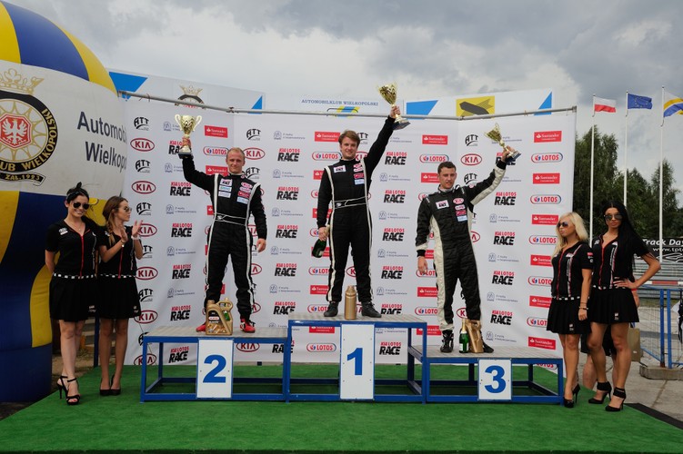 Podium Kia Lotos Race