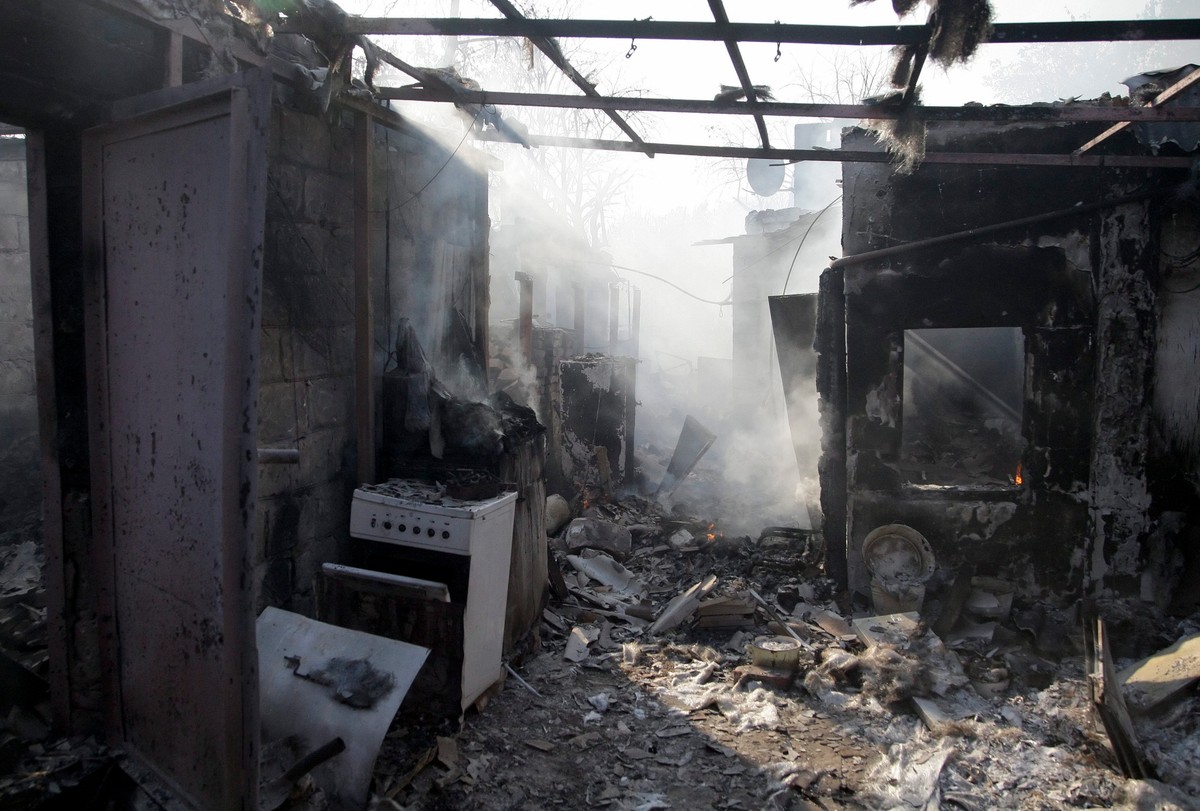 Zniszczony budynek w Doniecku