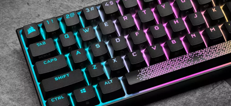 Corsair K65 RGB MINI to kompaktowa klawiatura mechaniczna typu 60 proc.