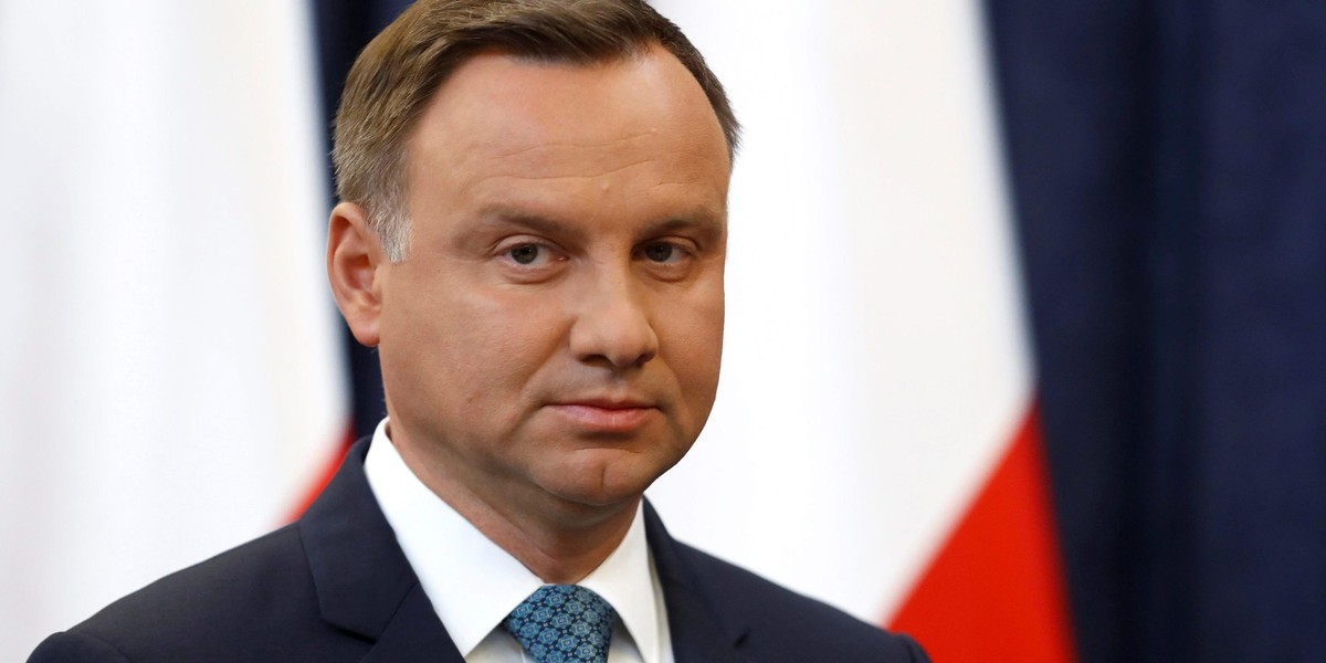 Andrzej Duda gra na wyrzucenie Macierewicza i Ziobry