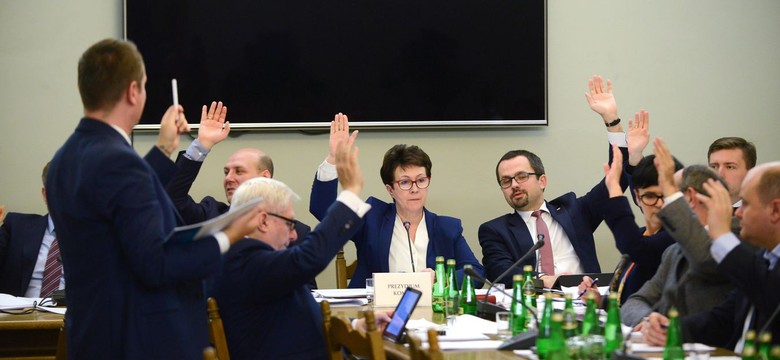 PiS: Pozostawiamy JOW-y w gminach do 20 tys. mieszkańców. Kadencja w samorządach wydłużona do 5 lat