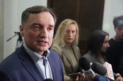 Zbigniew Ziobro aż się zagotował. "Jaką komisję? O czym pani mówi? Nie ma takiej"