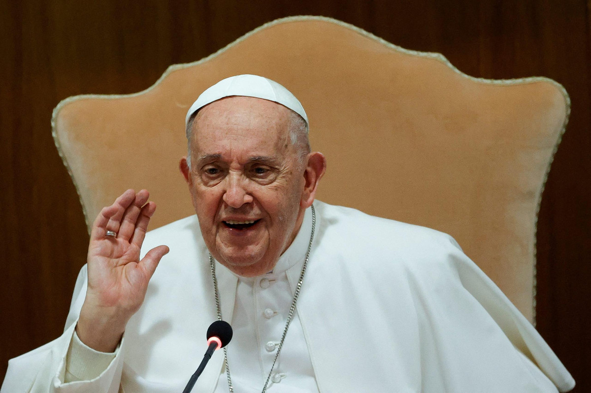 Papież znika na miesiąc. Watykan wydał oświadczenie