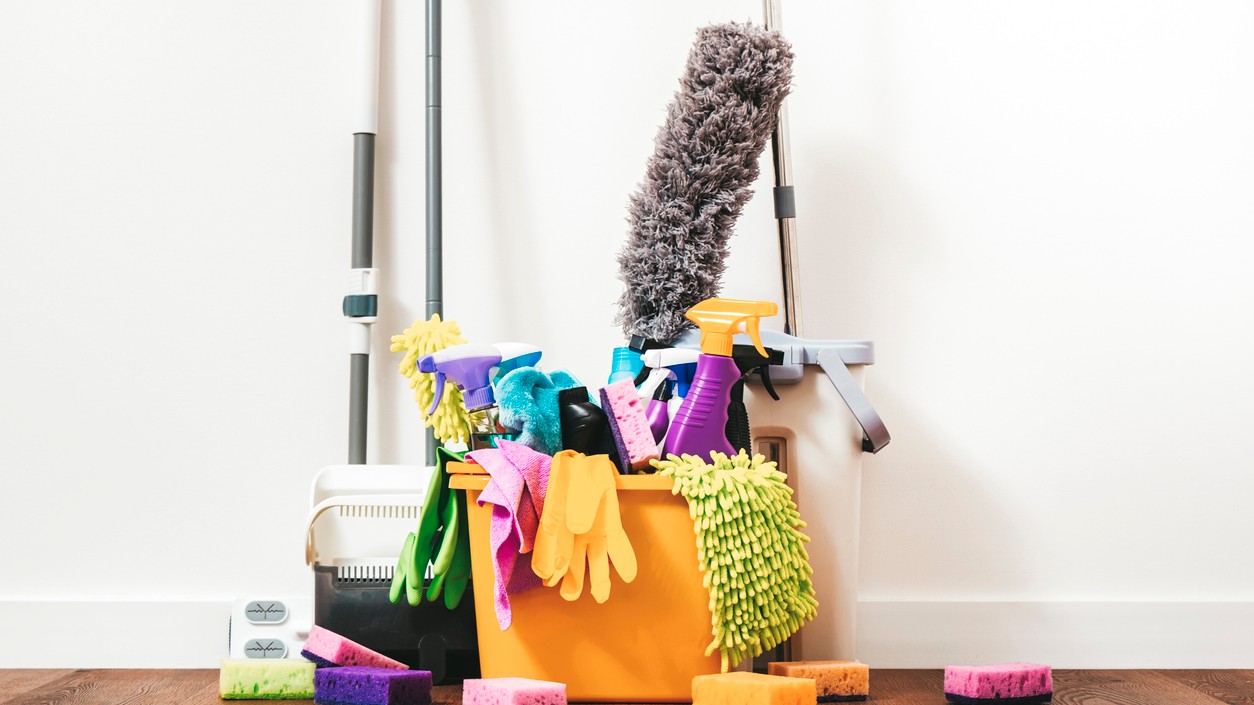 Kam s vysávačom a mopom v malom byte?