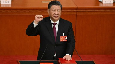 "Zbliża się hegemonia Chin". Ekspert: Pekin korzysta z zamieszania na świecie. "Xi Jinping jest odważniejszy niż kiedykolwiek"