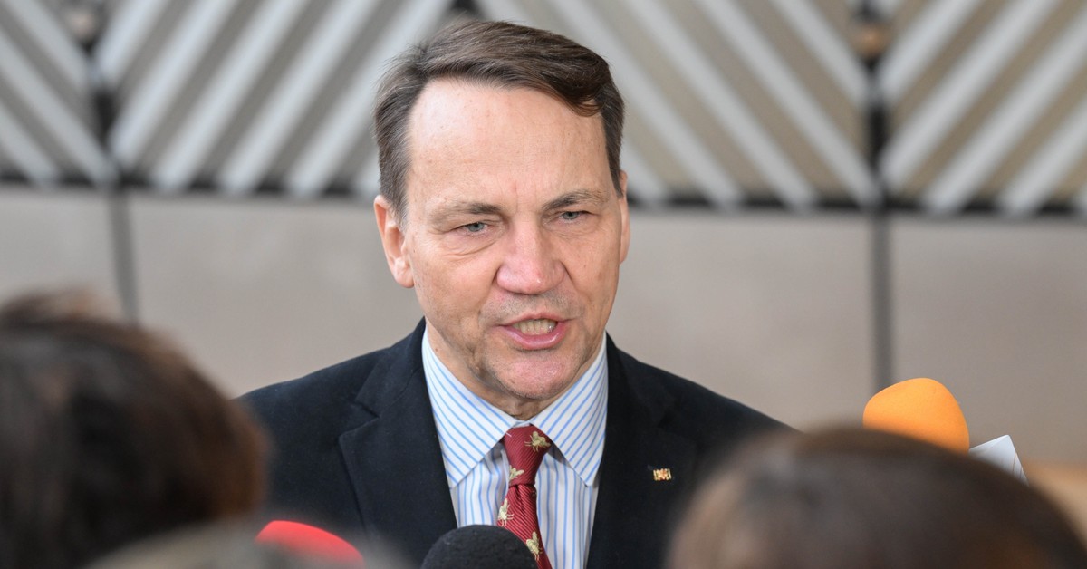 Ochrona cieśniny Ormuz. Sikorski: jeżeli USA zwrócą się do NATO, rozważymy to