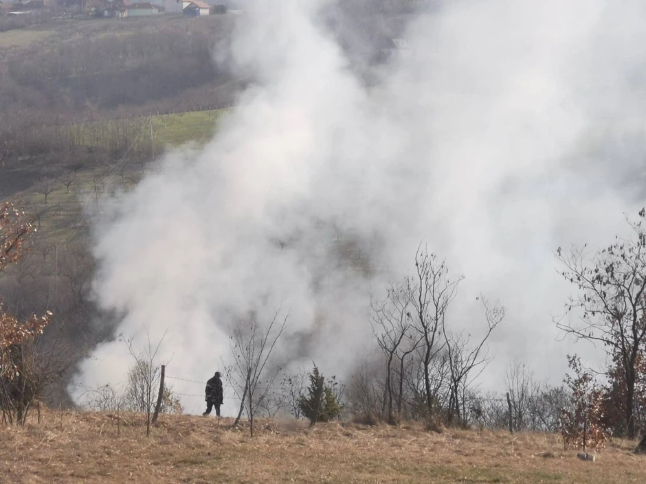 Požar u ataru sela Miokovci kod Čačka