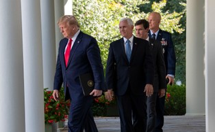 W szarej strefie wiarygodności. Czy transakcje z Trumpem będą trwałe? [OPINIA]