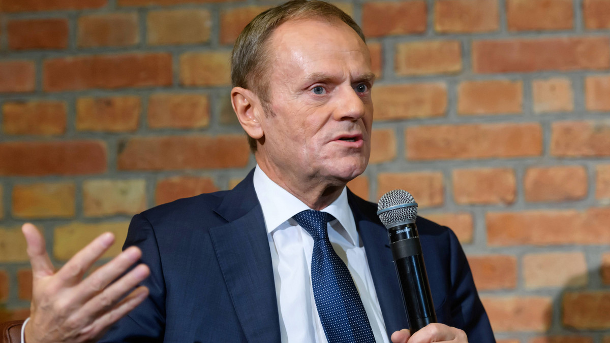 Koronawirus w Polsce. Donald Tusk nie weźmie udziału  wyborach w maju - komentarze