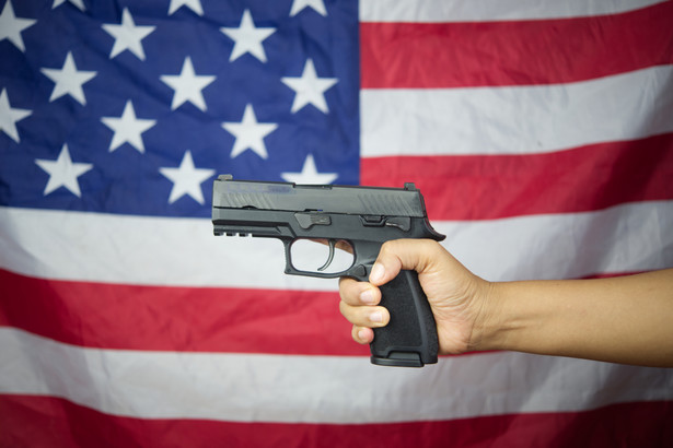 Izba Reprezentantów USA uchwaliła ustawę o kontroli broni palnej