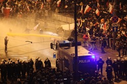 Czterech rannych i ponad 200 zatrzymanych podczas Marszu Niepodległości