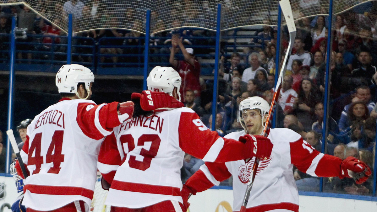 National Hockey League w związku ze skróconym przez lokaut sezonem 2012/2013 nie mogła rozegrać zaplanowanego Zimowego Klasyku na stadionie w Ann Arbor. Dziś potwierdzono jednak, że impreza odbędzie się w przyszłym sezonie. Na jednym z największych obiektów świata zmierzą się Detroit Red Wings i Toronto Maple Leafs.