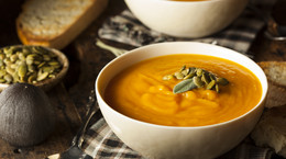 Zupa dyniowa posiada szereg właściwości odżywczych