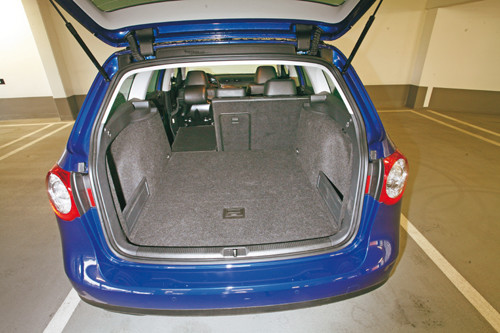 Honda Accord, Mazda 6 i Citroen C5 kontra VW Passat - Porównanie 4 kombi klasy średniej
