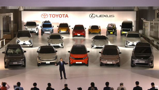 Toyota wprowadzi 30 samochodów elektrycznych do 2030 roku