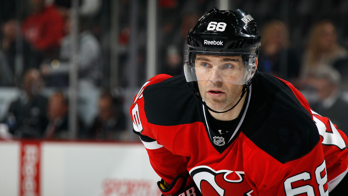 Jaromir Jagr już w drugim meczu dla Florida Panthers wpisał się na listę strzelców. Czeska legenda otworzyła wynik meczu przeciwko Tampa Bay Lightning. Był to jego 717. gol w karierze, dzięki czemu zrównał się z Philem Esposito na liście najlepszych strzelców w historii NHL.