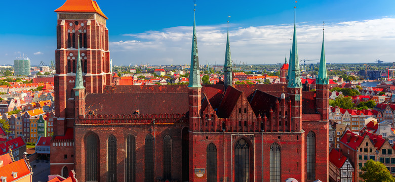 "Przemycają pod pachą". Ksiądz żali się na turystów. Wspomniał meczet i synagogę