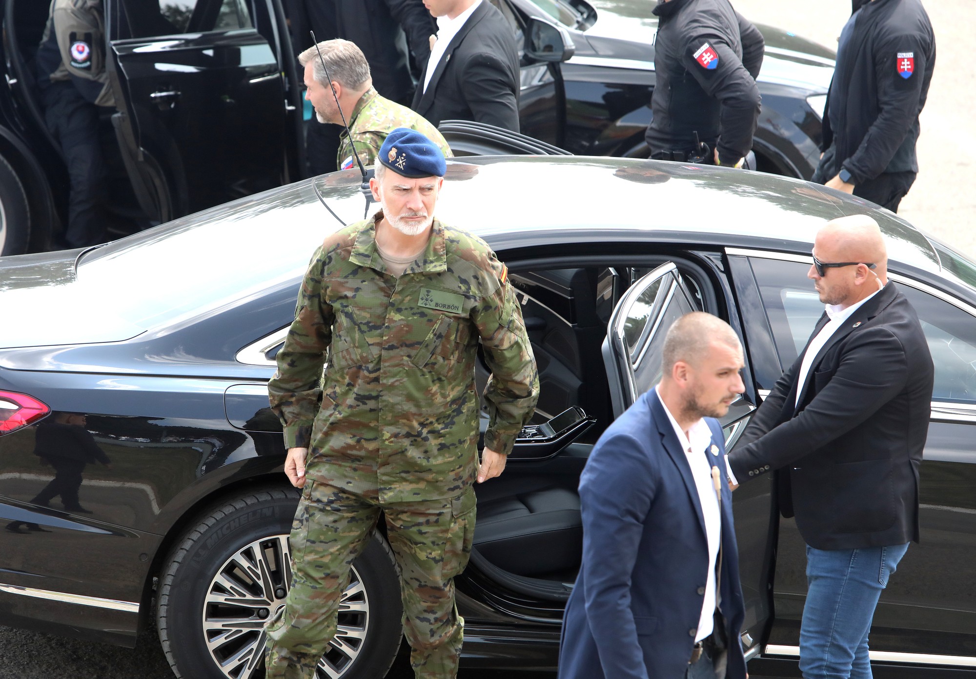Cvičenie vojakov zo Španielska si v Lešti pozreli kráľ Filip VI. i prezident SR.