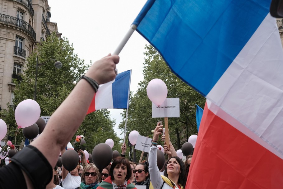 FEMMES DES FORCES DE L'ORDRE EN COLERE