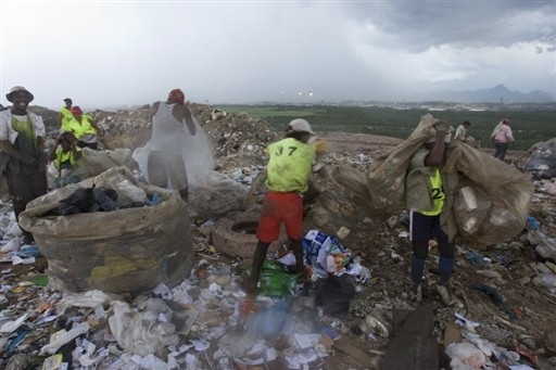 SMIECIARZE BRAZIL RIO GARBAGE DUMP